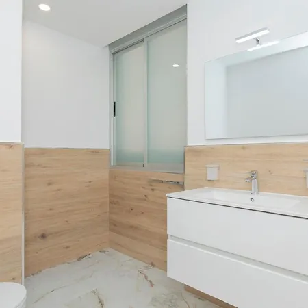 Sara En Playa San Juan *