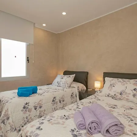 Sara En Playa San Juan