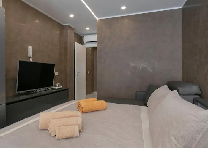 Sara En Playa San Juan Guía de Isora