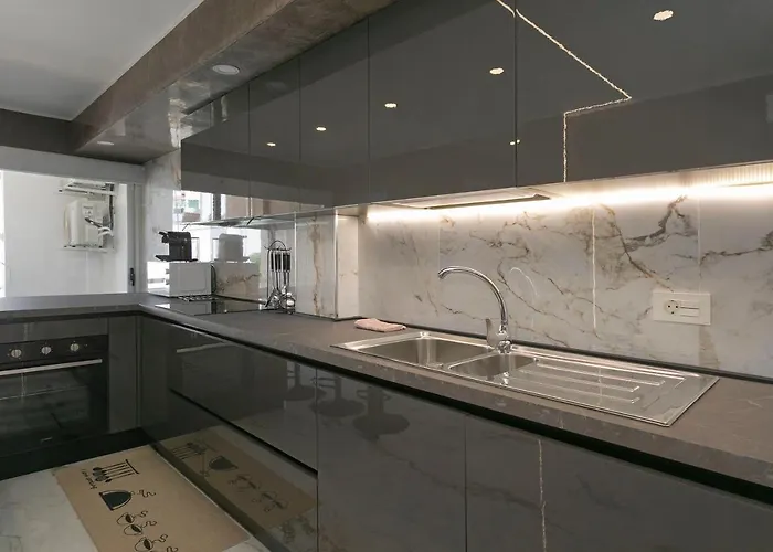 Sara En Playa San Juan Guía de Isora