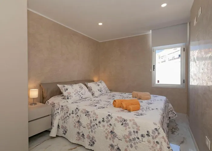 Sara En Playa San Juan * Guía de Isora