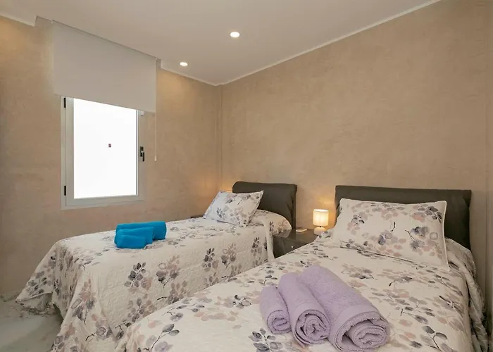 Sara En Playa San Juan