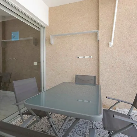 Sara En Playa San Juan * ギア・デ・イソラ